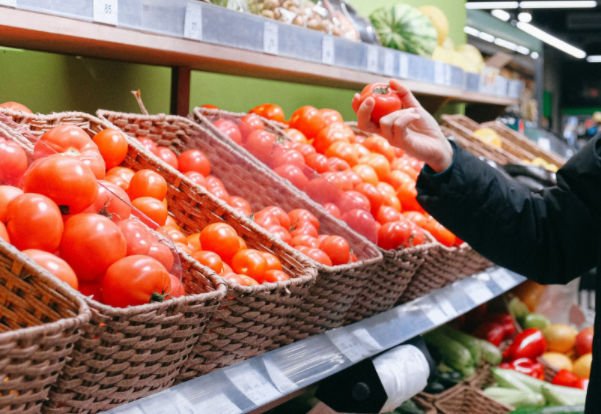 В магазине я трачу много времени на проверку продуктов чтобы брать только лучшее