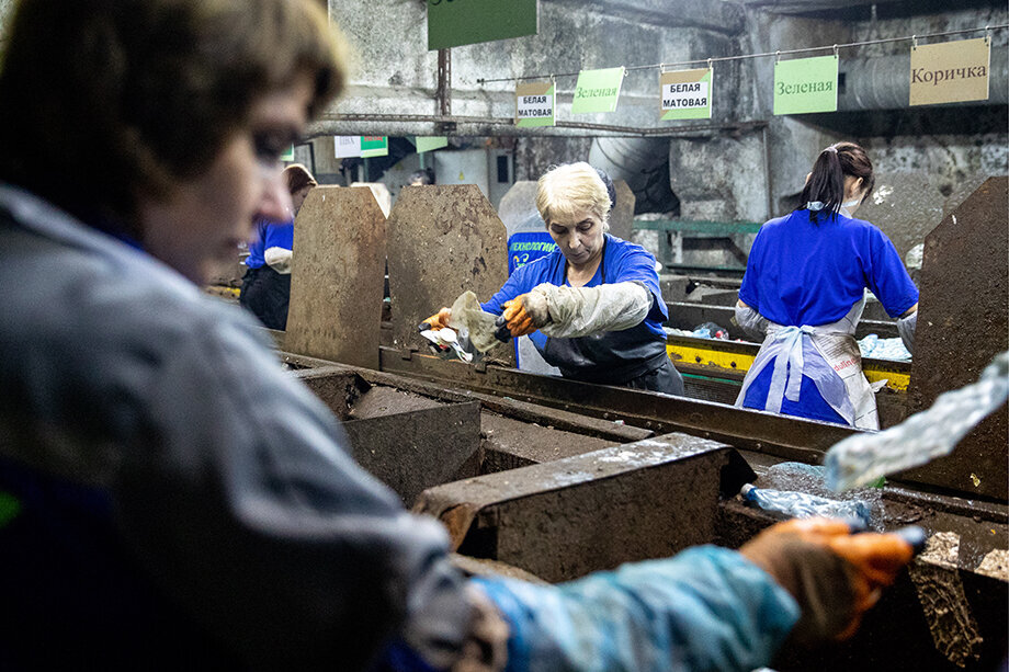 Согласно дорожной карте, подписанной губернаторами Санкт-Петербурга и Ленинградской области в апреле прошлого года, к 1 января 2024 года в Ленобласти должны быть построены минимум четыре завода по переработке мусора. Фото: Сергей Бобылев/ТАСС