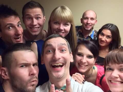 Люблю этих дурашек. Отмечали нг раз 5 за ночь по всем часовым поясам