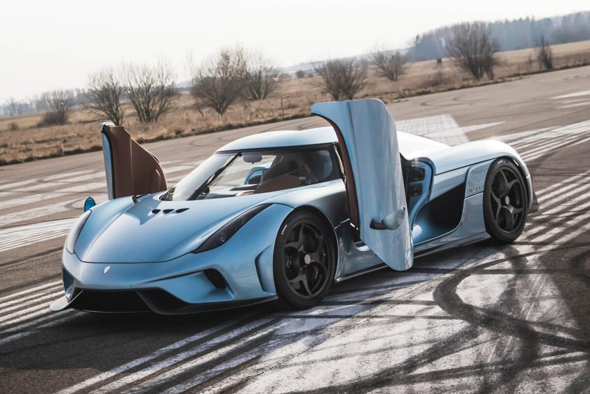 Машина Koenigsegg Регера