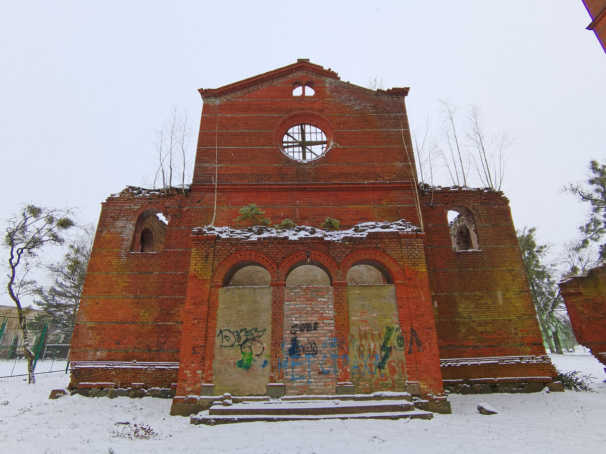 Кирха Меляукена 
Адрес:	Калининградская область, Полесский городской округ, п. Залесье, ул. Большаковская, 16а