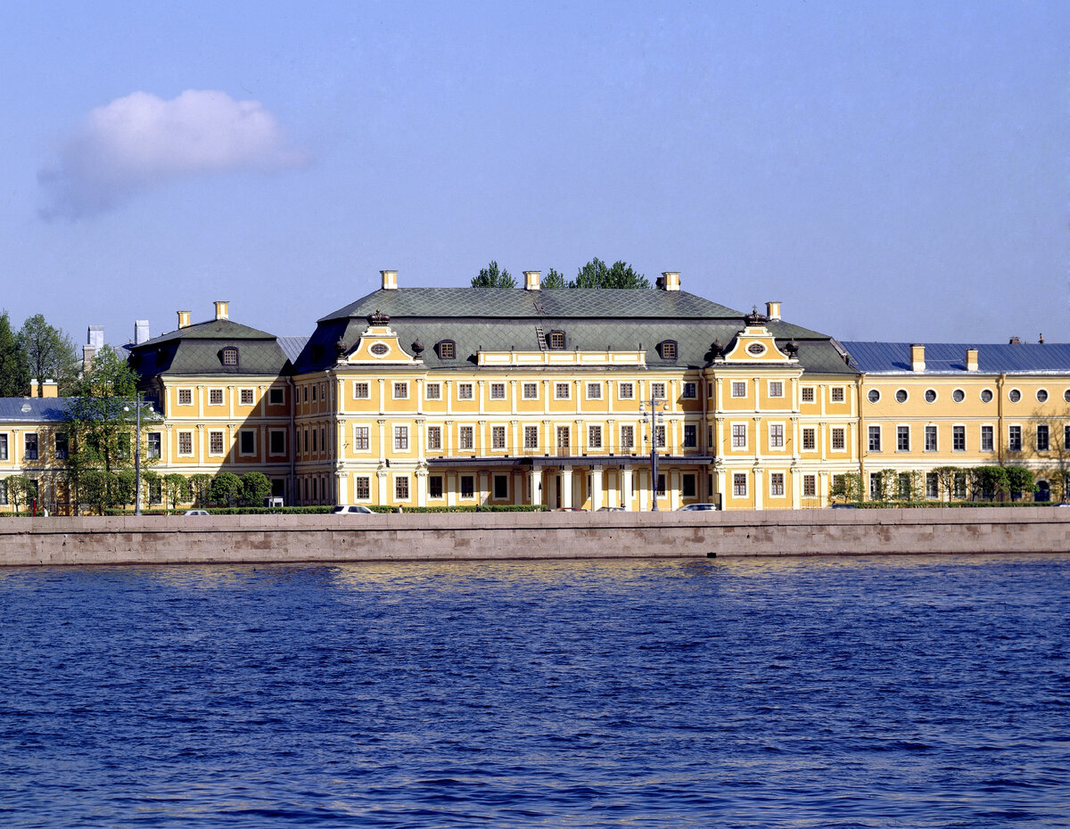 меншиковский дворец в петербурге