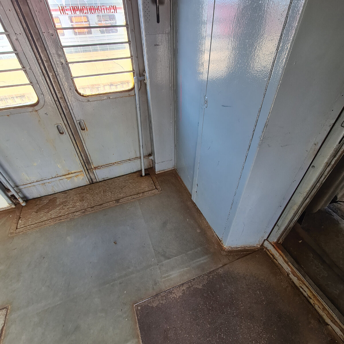 Родной тамбур как всегда прекрасен