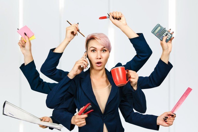 Близнецы-Лошадь успевает все... 