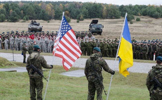 Солдаты ВСУ и инструкторы из США.