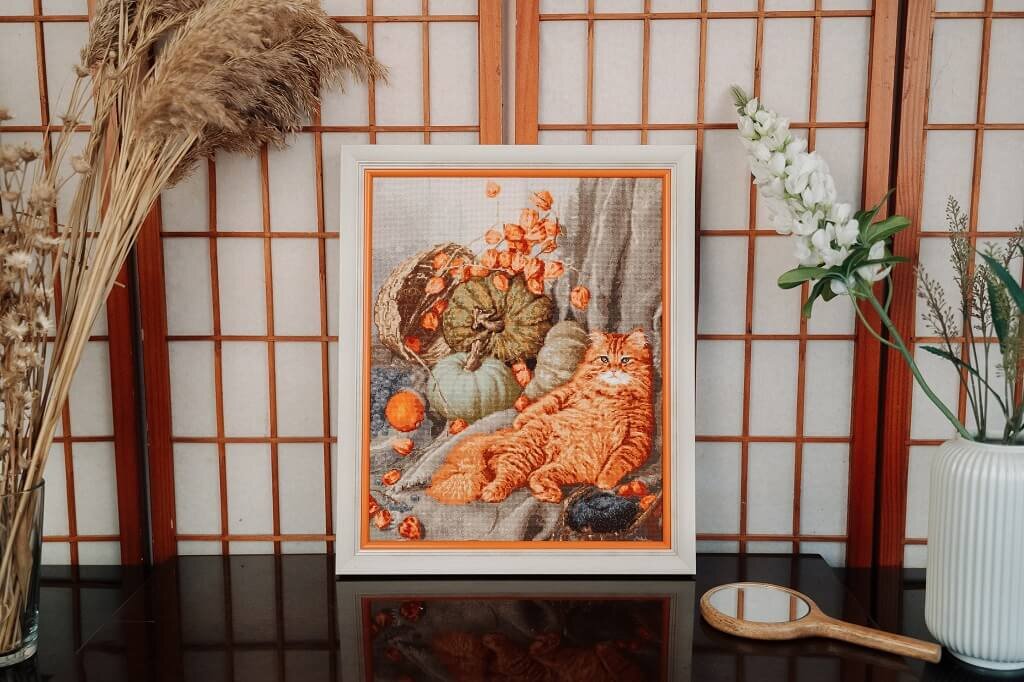 золотое руно вышивка на черной канве. золотое руно серпухов. золотое руно серпухов. вышивка танец победы. лошади у крыльца вышивка.