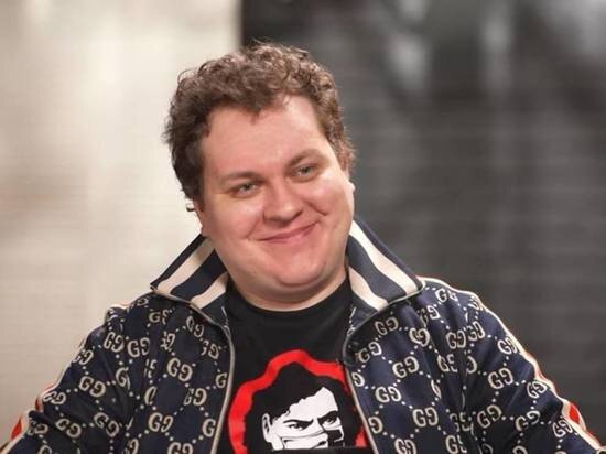     Хованский не покидает квартиру. Фото: скриншот YouTube-канала