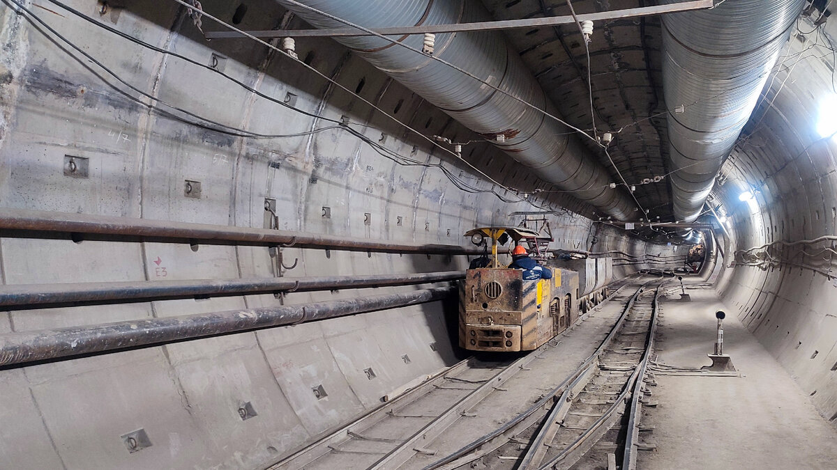 Тоннель метро Горный институт