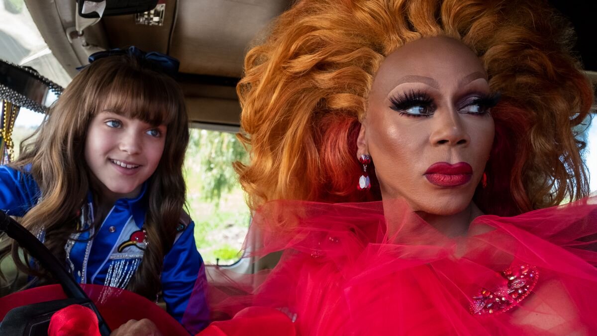 Кадр из сериала «ЭйДжей и королева»