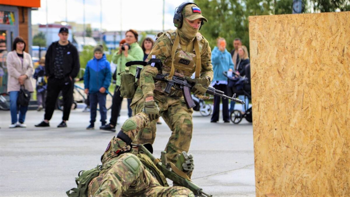    В Нижневартовске прошёл фестиваль «СВОих не бросаем»