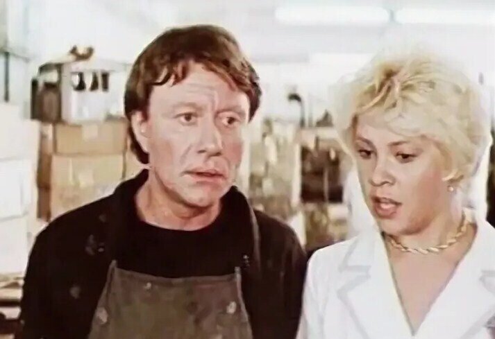 "Блондинка за углом"