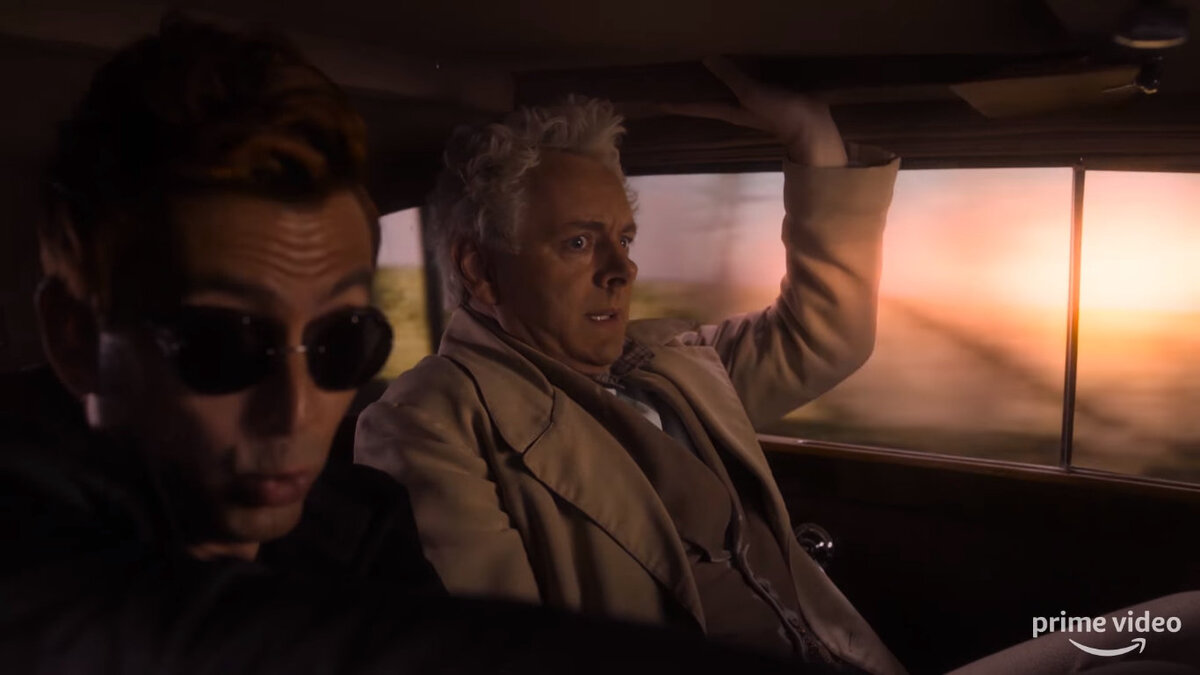 Водитель обещал, что всех развезёт - и всех развезло (Кадр из сериала "Благие Знамения", 2019, https://www.primevideo.com/)