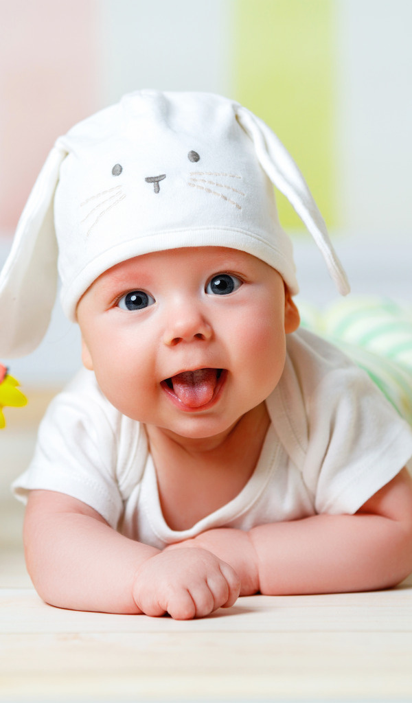 https://img4.goodfon.ru/original/600x1024/b/7a/holidays-easter-eggs-infants-rebenok-mladenets-vzgliad-shapk.jpg