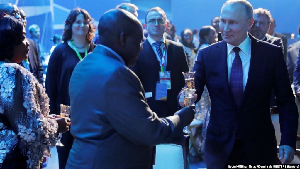 Владимир Путин на приеме в честь африканских лидеров