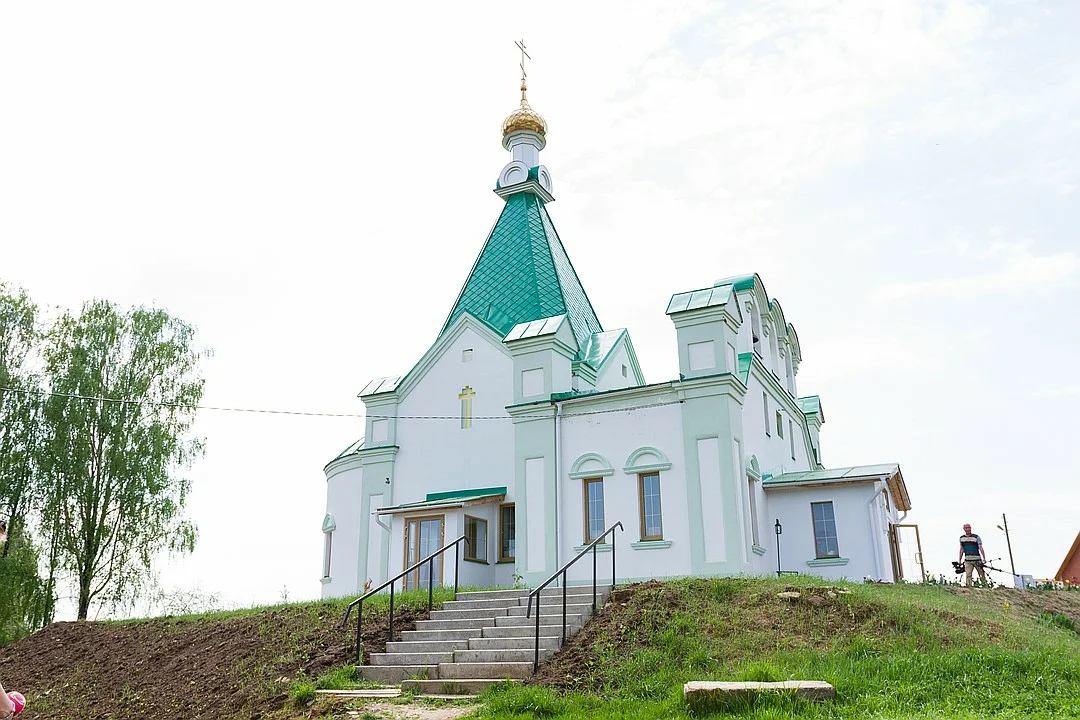 Бураново. Храм Троицы Живоначальной Бураново. Храм Святой Троицы в селе Бураново. Село Бураново Церковь. Деревня Бураново Удмуртия.