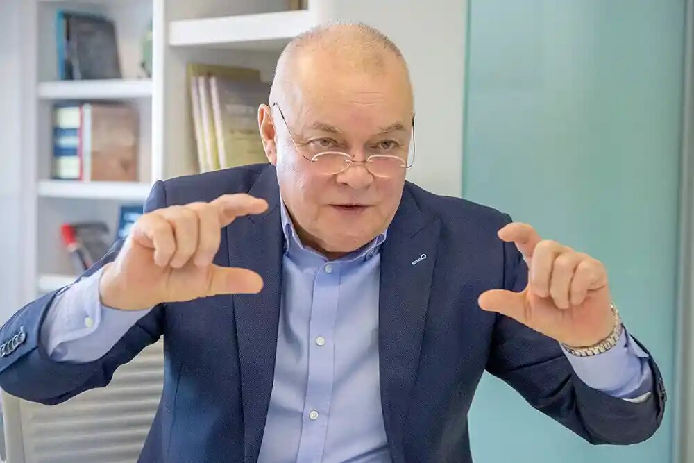 Телеведущий, Дмитрий Киселёв