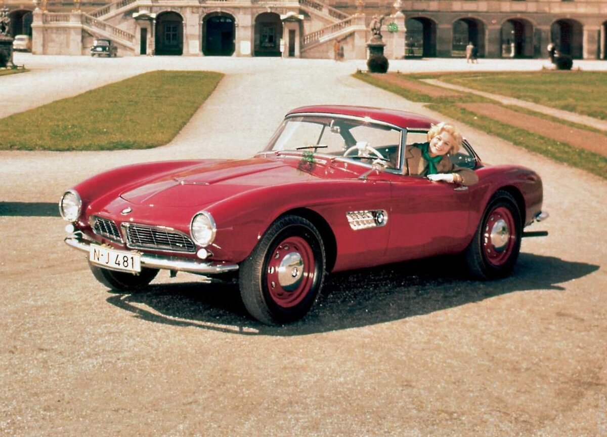 Шустрый старичок BMW 507 собственной персоной.