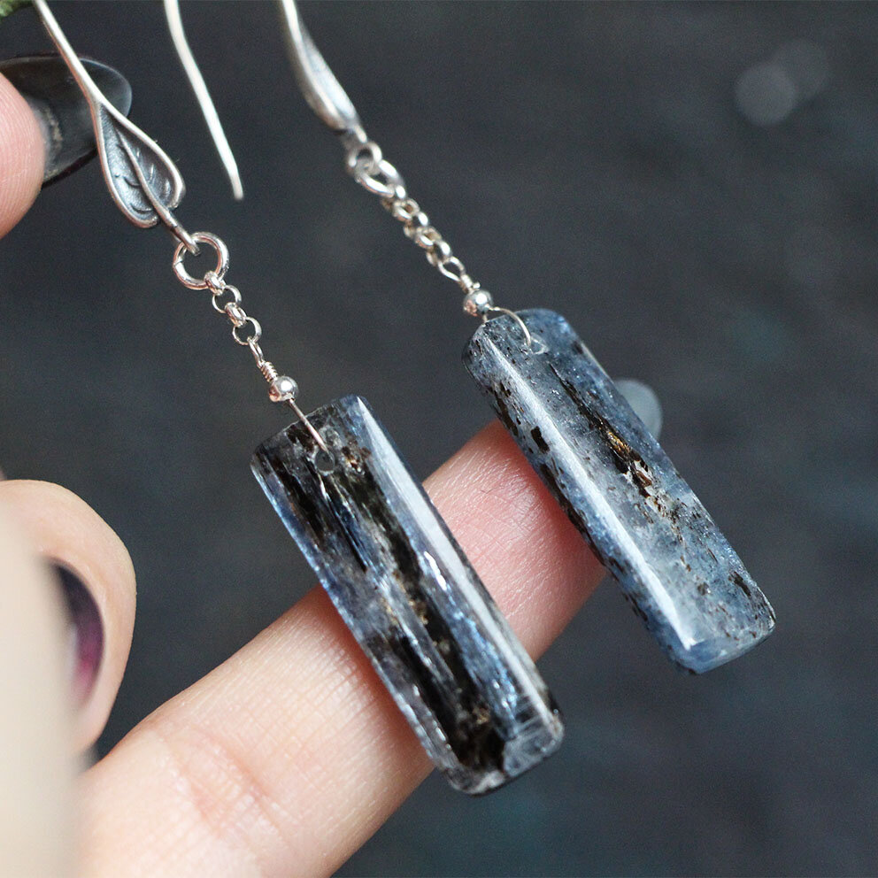 Серьги с кианитом