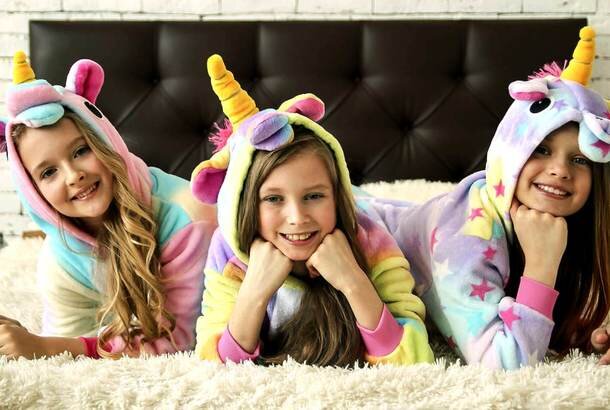 А мы уже празднуем день рождения в пижамах!