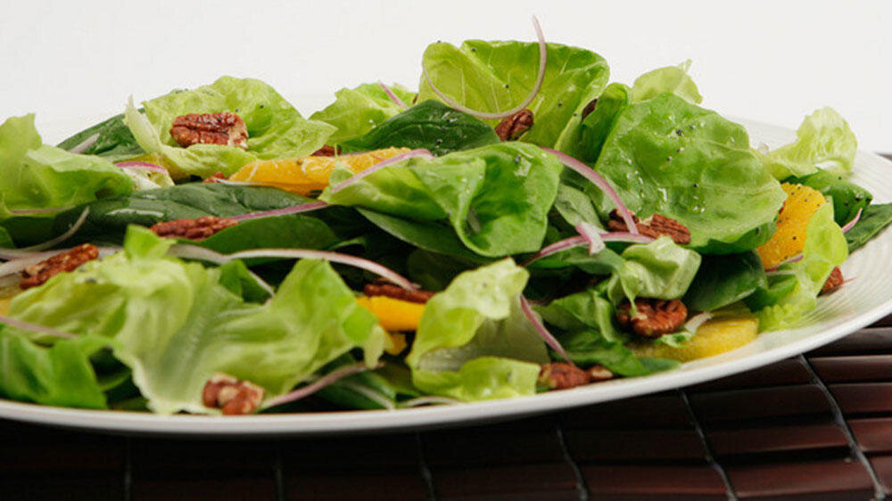 турецкий салат. правильная еда салат сочный. салат на завтрак гостям. салат с жимолостью. Much salad.