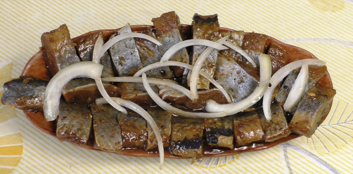 Солёная селёдка ,Селёдка в соевом соусе, закуска под водочку :)