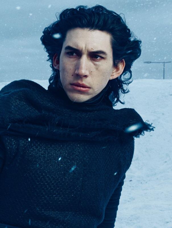 В начале новой трилогии от Disney фанатам не понравилось, как выглядит Кайло Рен без маски и как он себя ведёт (актёр - Адам Драйвер)