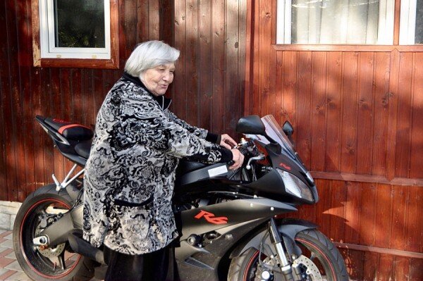 Наша Баба Зина — гордость всей семьи 