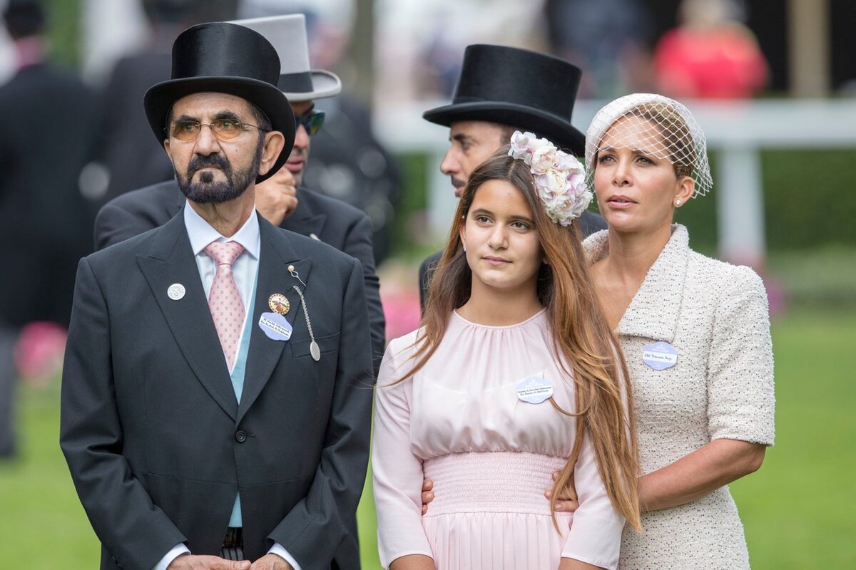 Эмир Мохаммад и принцесса Хайя с дочерью на королевских скачках в английском Аскоте. Июнь 2018 года.  Rex / Vida Press
