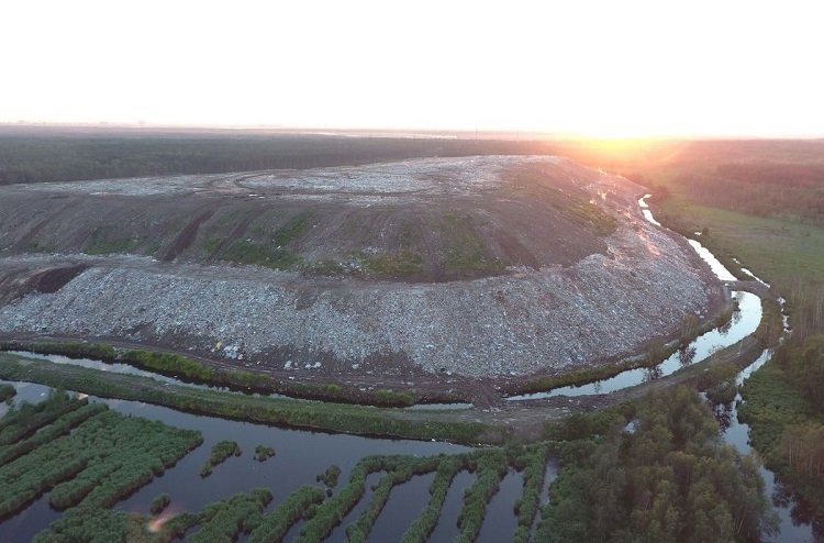 Полигон ТПО у деревни Самарка. Фото из ВК-группы "Полигон «Северная Самарка». Нет свалке!" 