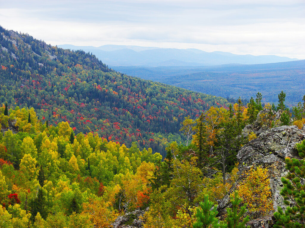 уральские горы интересные. пермь гора полюдов камень. северный урал плато маньпупунер. уральские горы интересные. хребет инзерские зубчатки.