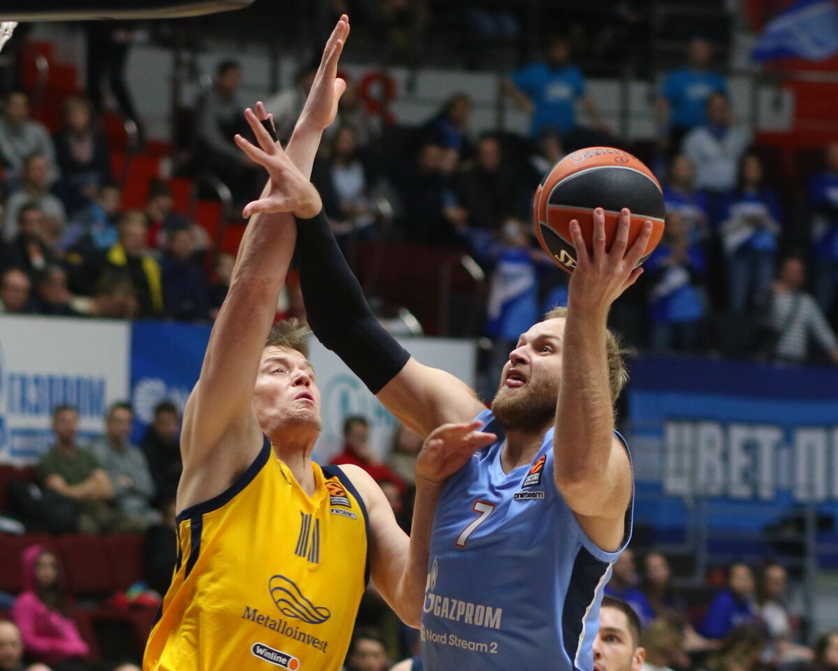 Баскетбольный "Зенит" обыграл "Химки" со счетом 83:81