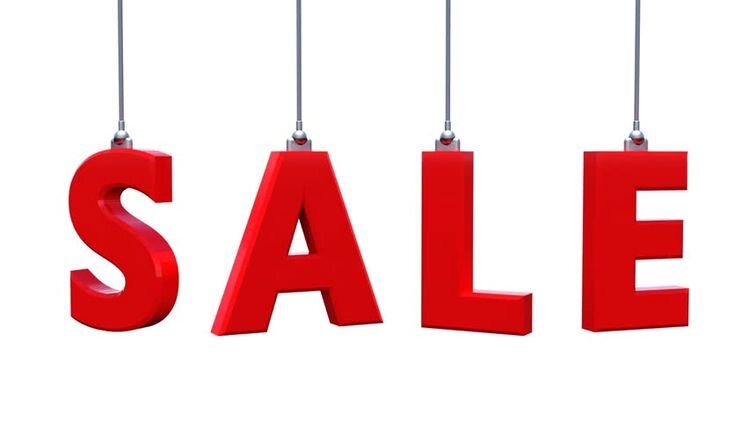 Я как человек, который работает в сфере продаж, могу с уверенностью заявить, как одно слово «скидка» заставляет людей бежать в магазин и бездумно отдавать деньги. Ответьте сами себе на вопрос, часто ли вы покупаете вещь по скидке, которая действительно вам нужна? 