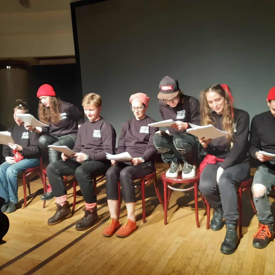 Читка пьесы, которую устроили актеры Театра Новых Пьес