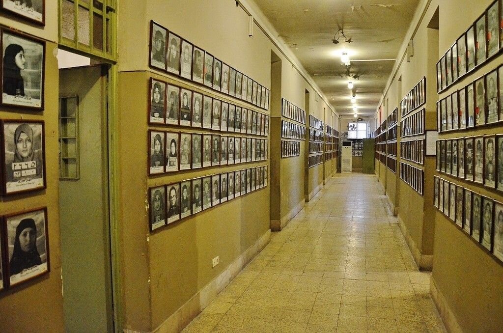 Самая страшная тюрьма Ирана, в которую сегодня водят экскурсии