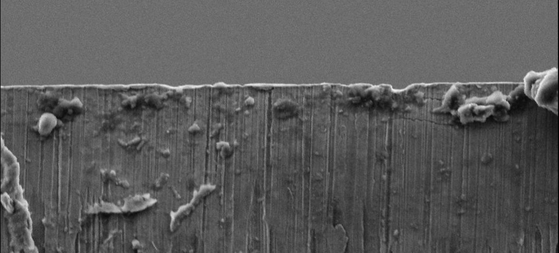 электронная микрофотография острого ножа