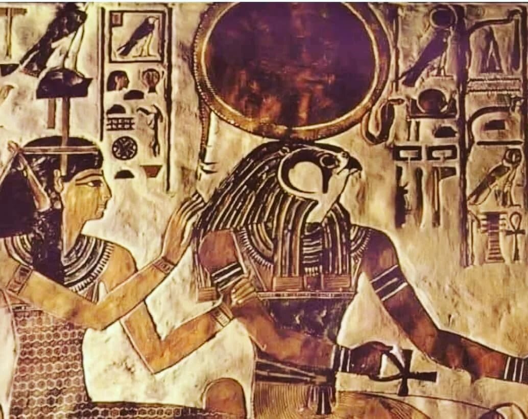 Где поклонялись богу ра. Амон ра Египет. Боги древнего Египта Бог Амон ра. Египетские фрески Амон ра. Бог солнца в Египте Амон ра.