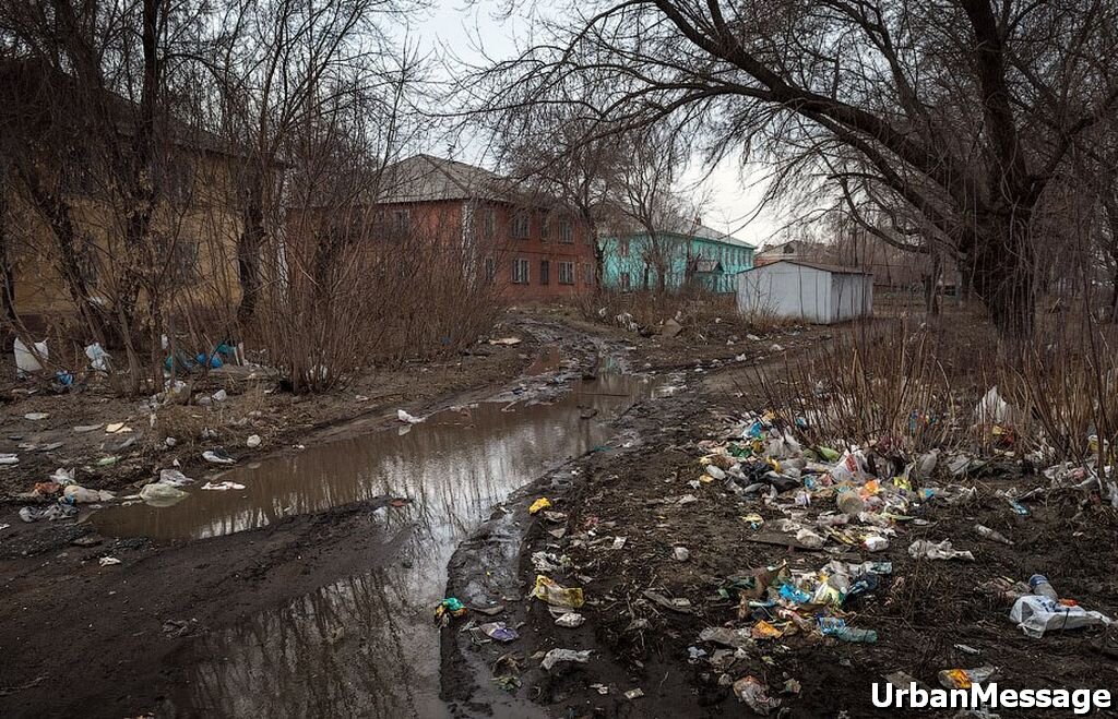 донеси ты мусор до урны, не будь свиньей