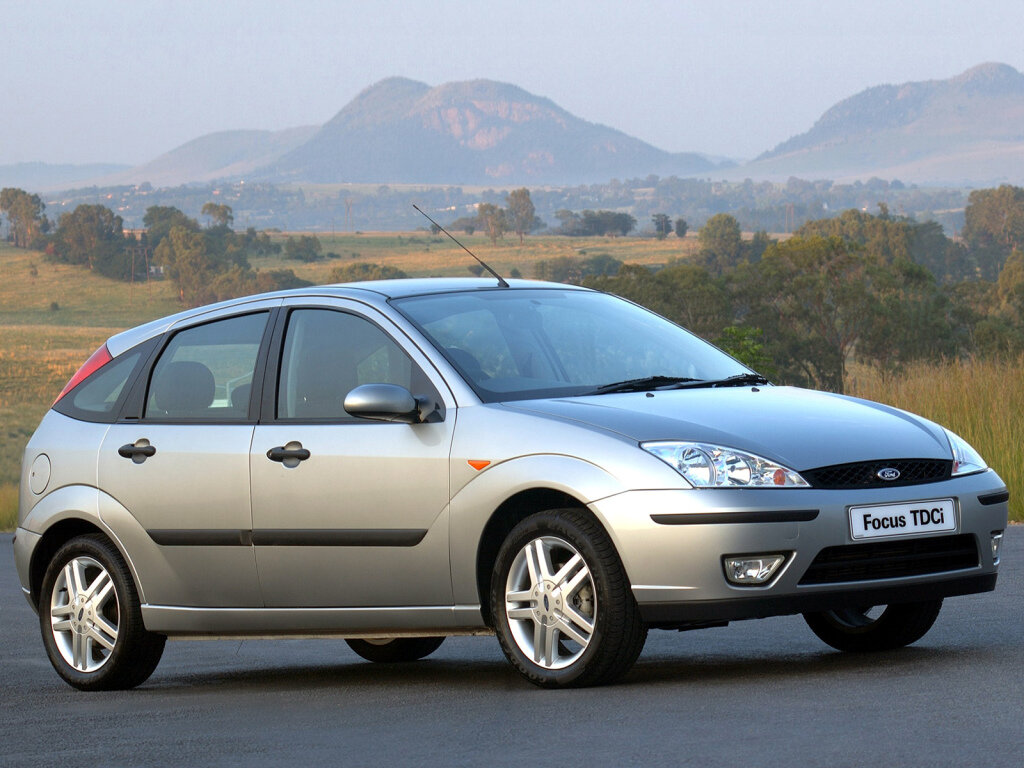 2005 г. Ford Focus 1. Ford Focus 1 хэтчбек. Форд фокус хэтчбек 2004 2005. Форд фокус 1 Рестайлинг хэтчбек.