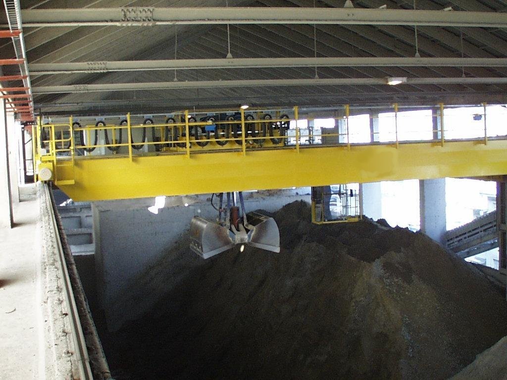 Мостовой кран специального назначения