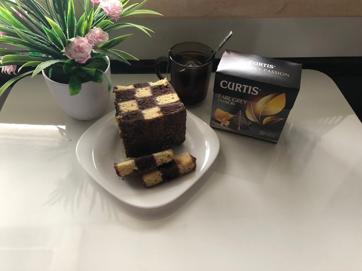 Шахматный кекс и ароматный чай