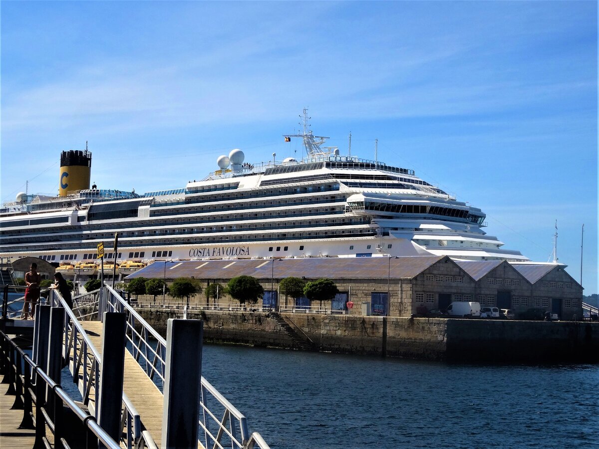 Наш круизный лайнер прибыл в Виго