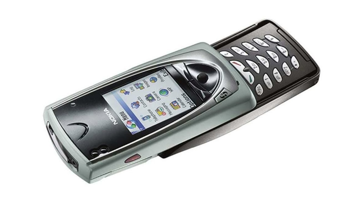 Год выпуска мобильного телефона. Nokia 7650 2002. Модель нокиа 7650. Первый смартфон Nokia 7650. Первый телефон с камерой Nokia 7650.