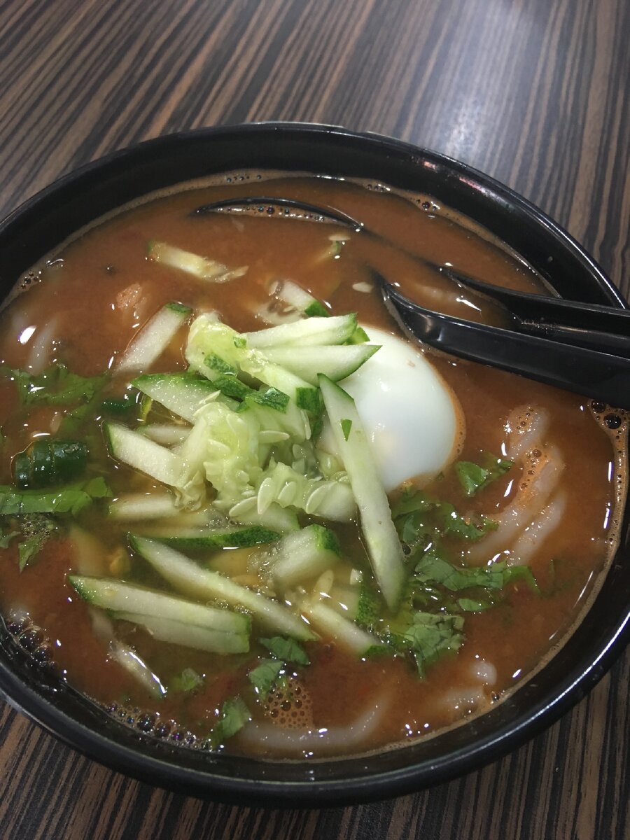 Божественно вкусная Асам лакса в oriental village на острове Лангкави.