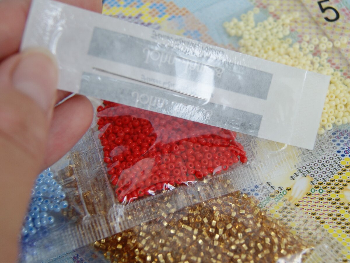 игла от набора для вышивки бисером