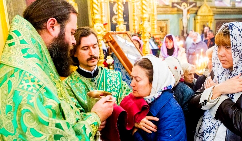 Причастие в Православном храме