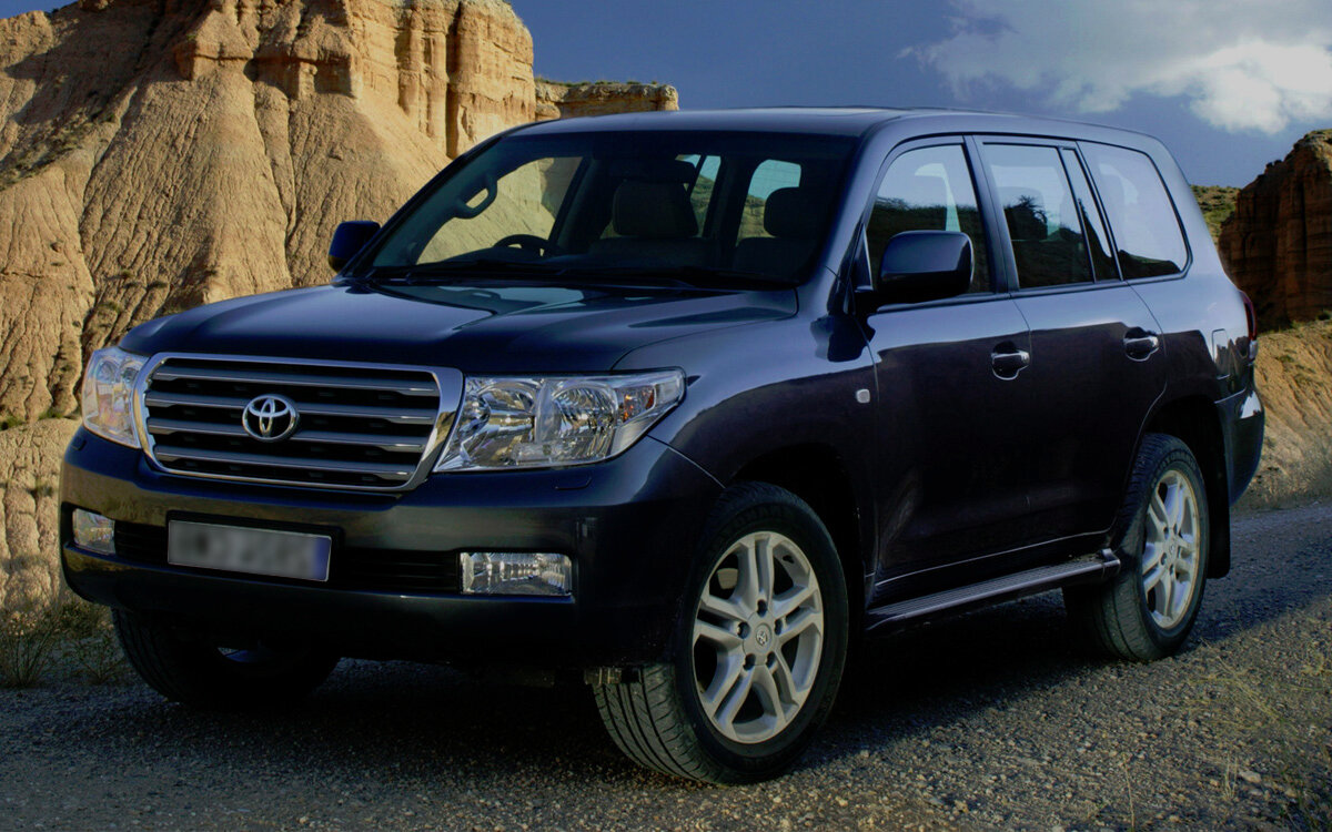 Land Cruiser 200 2007-го года.