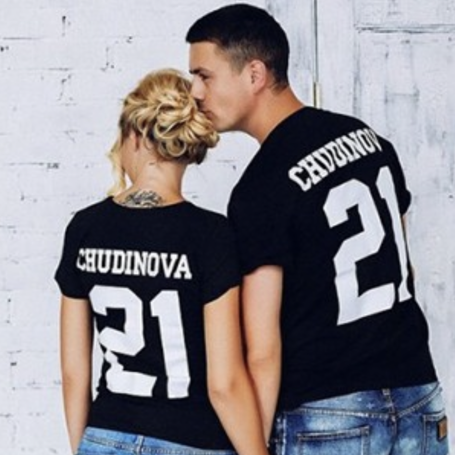 Черные футболки для двоих «Фамилия и номер», 2199 руб.