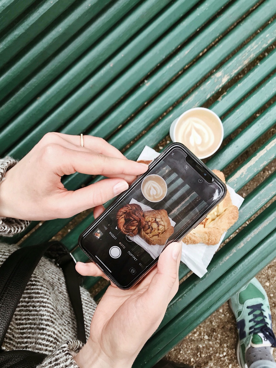 Фото автора. Булочки с корицей и яблоком из булочной на фото выше © dima.easyart