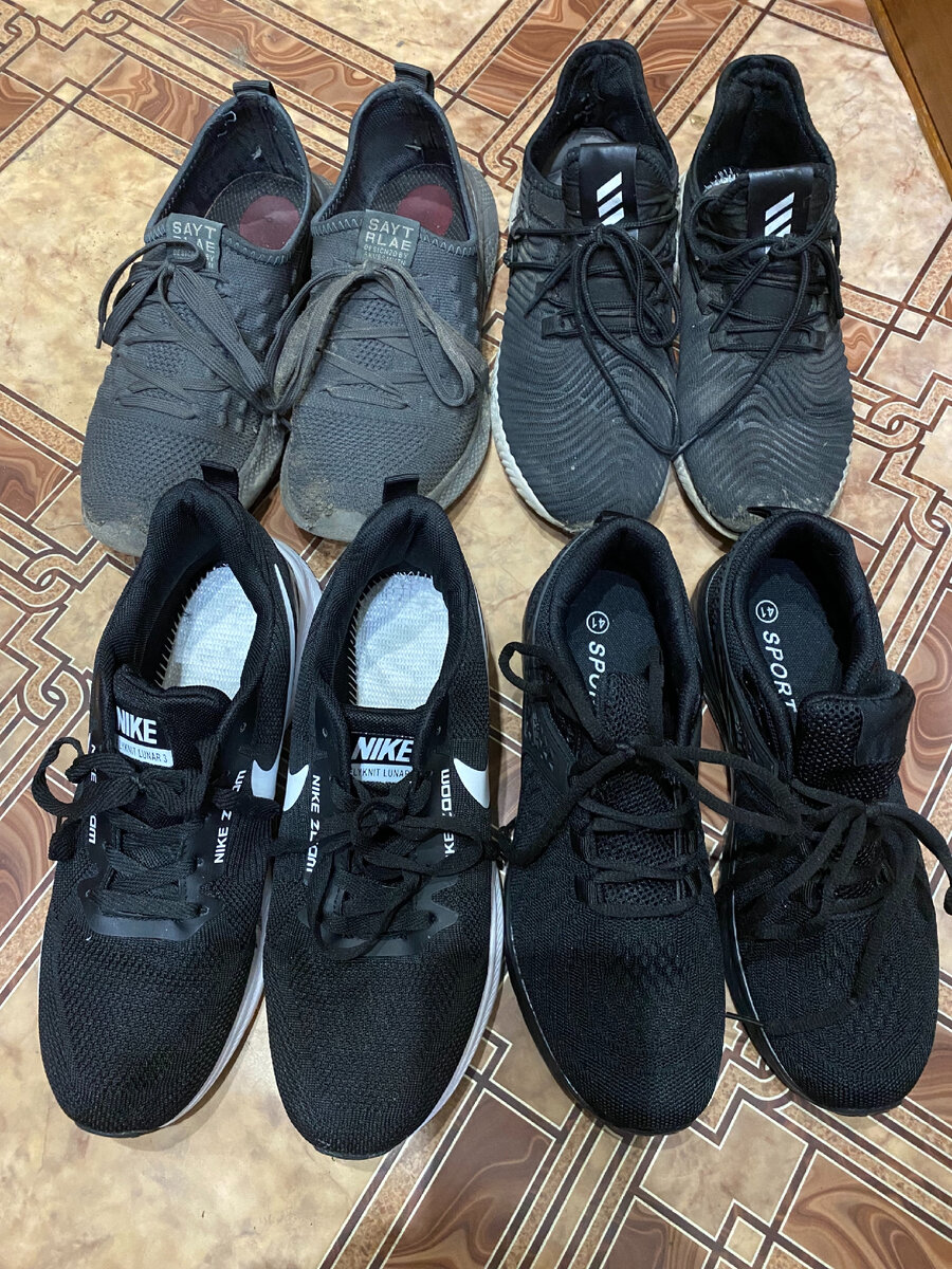 Вверху старые кроссовки, снизу-новые.