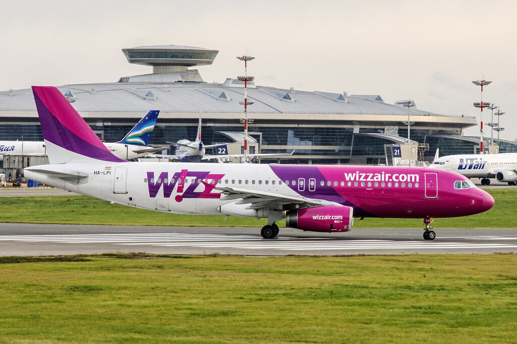 Самолет компании WizzAir в аэропорту Внуково. Фото из открытых источников.